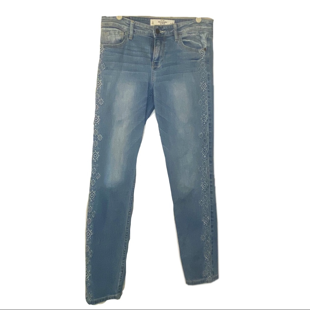 Abercrombie & Fitch - Skinny Jeans w/ Embroidery